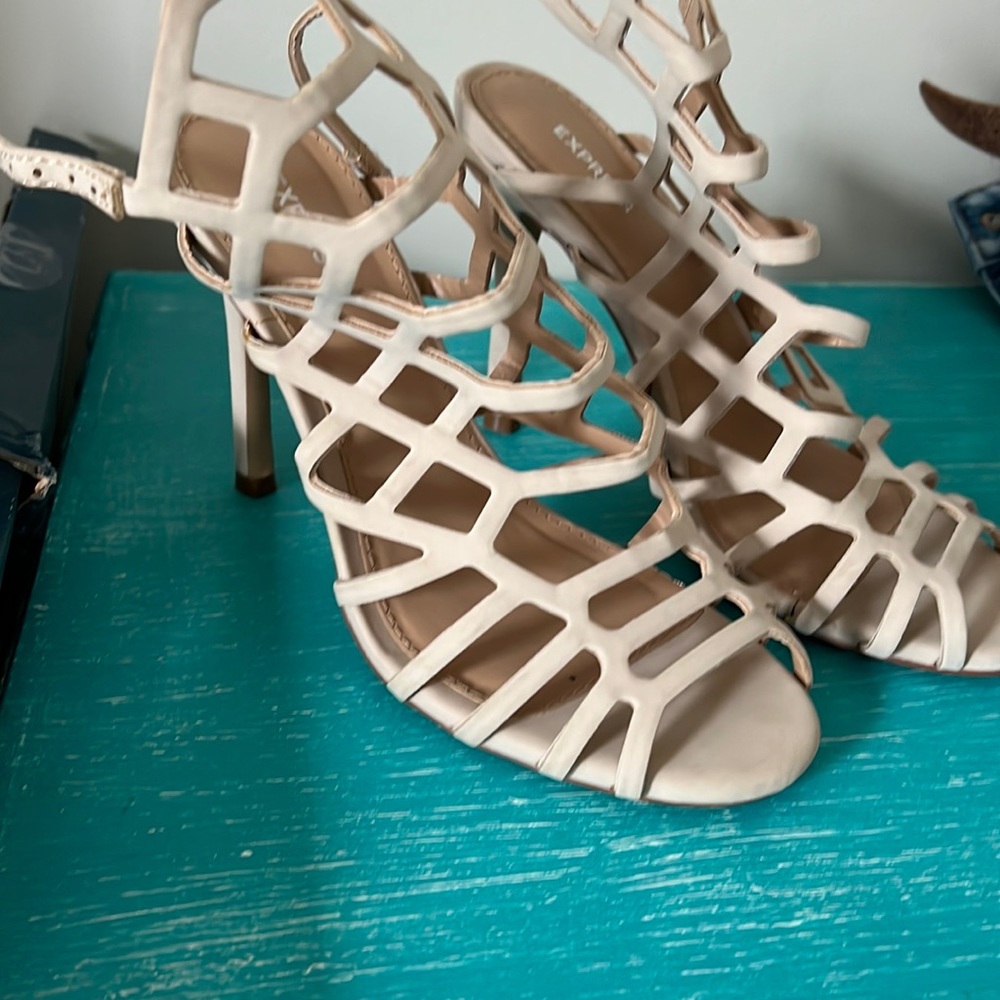 Express heels